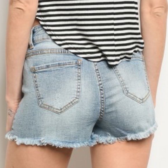 THE "MANDY" LIGHT BLUE DENIM SHORTS - Picture 5 of 7